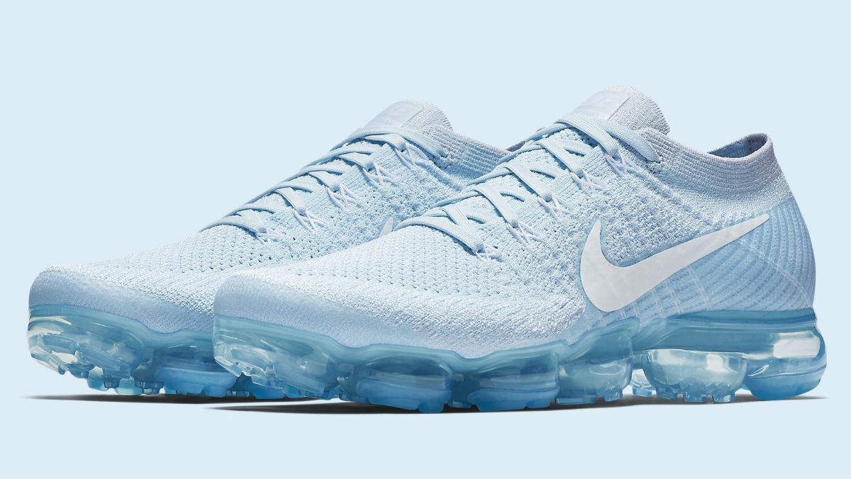 blue vapormax