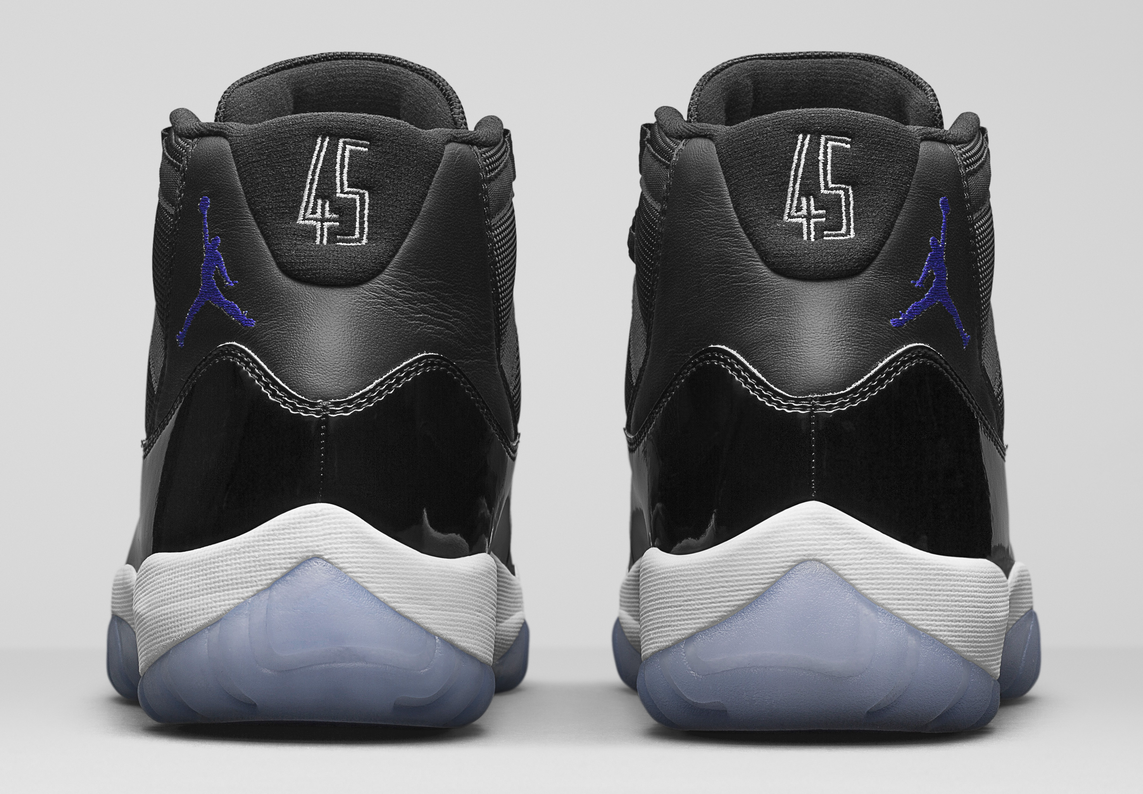 how to tell if jordan 11 space jams are fake