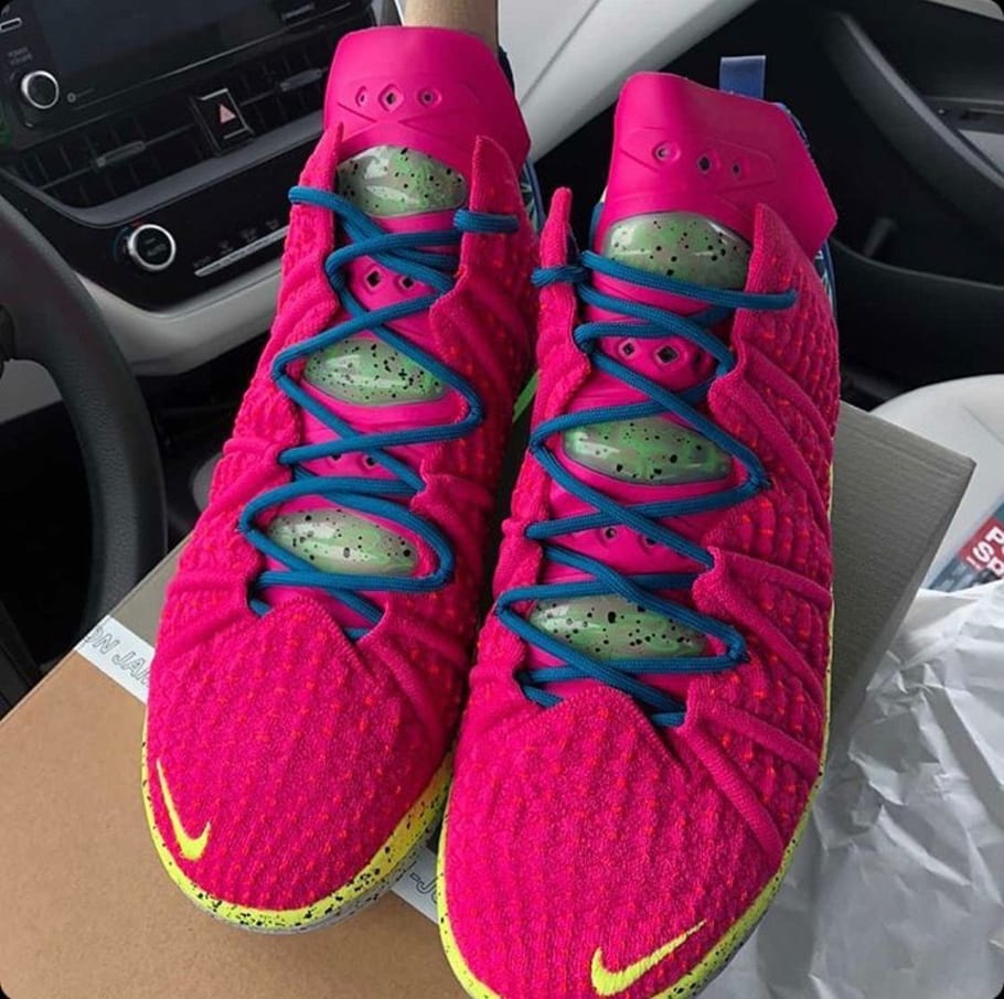 Lebron 18 rosa