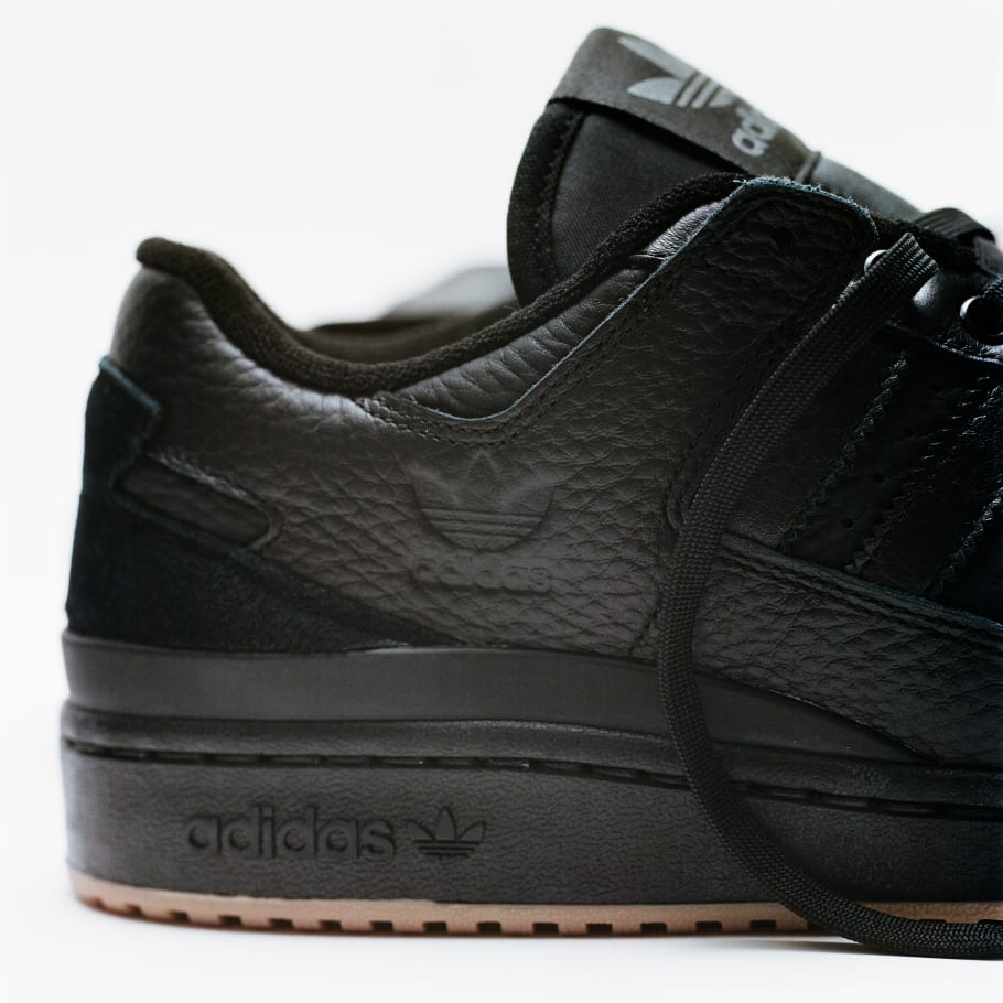 adidas forum black