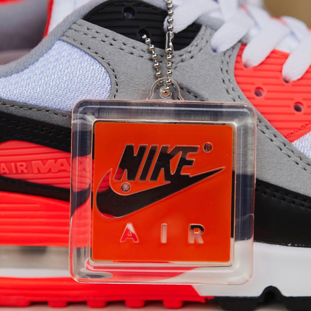 nike air red tag