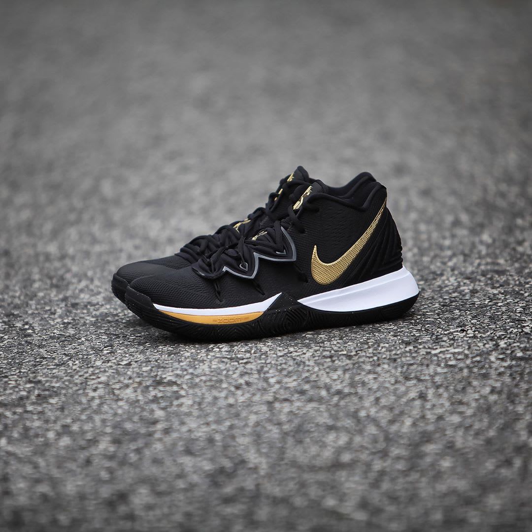 nike kyrie 5 black gold