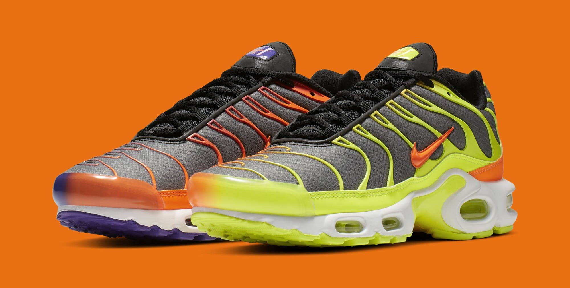 yellow black and white air max plus