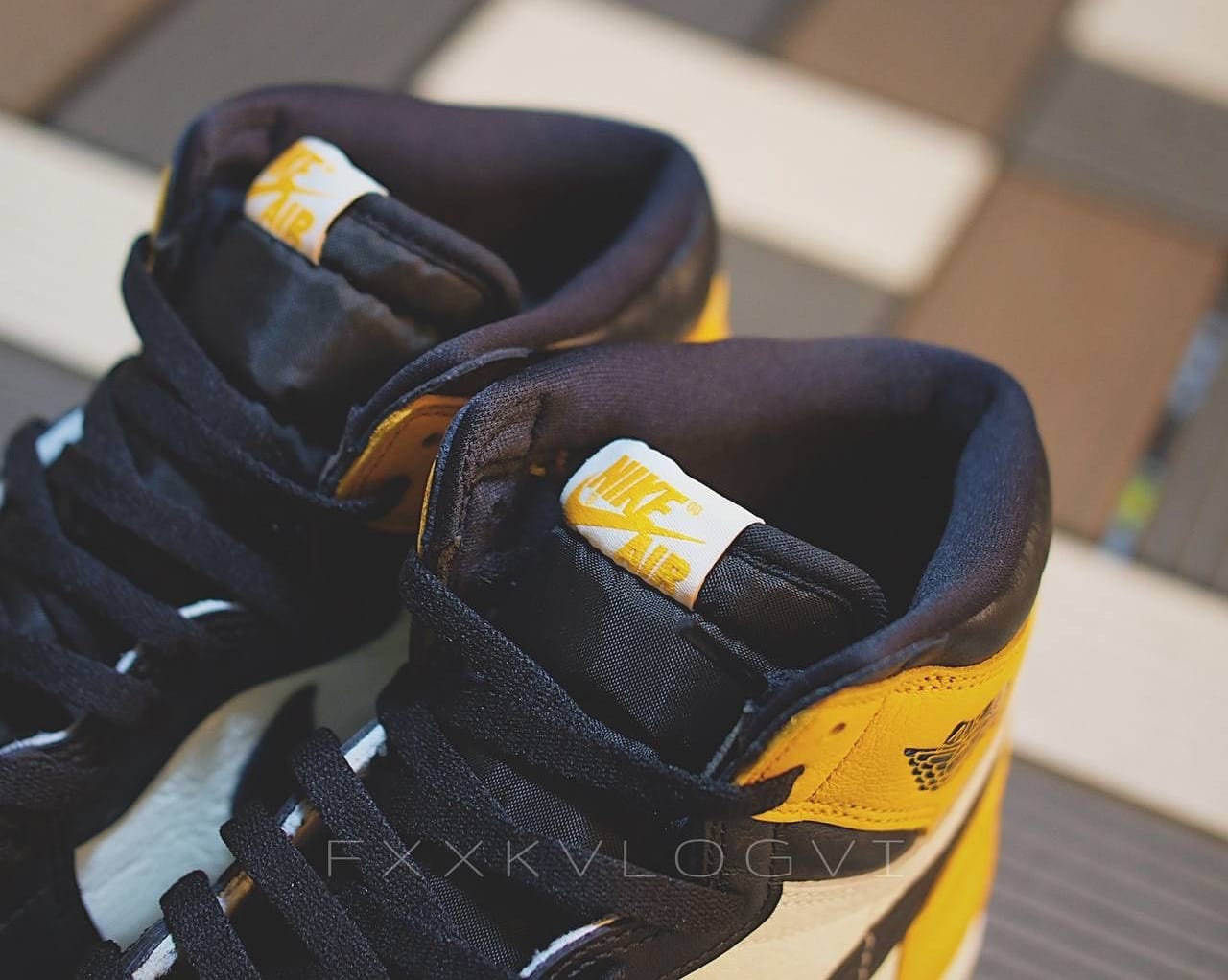 Air Jordan 1 High 'Yellow Toe' 555088-711 Tongue