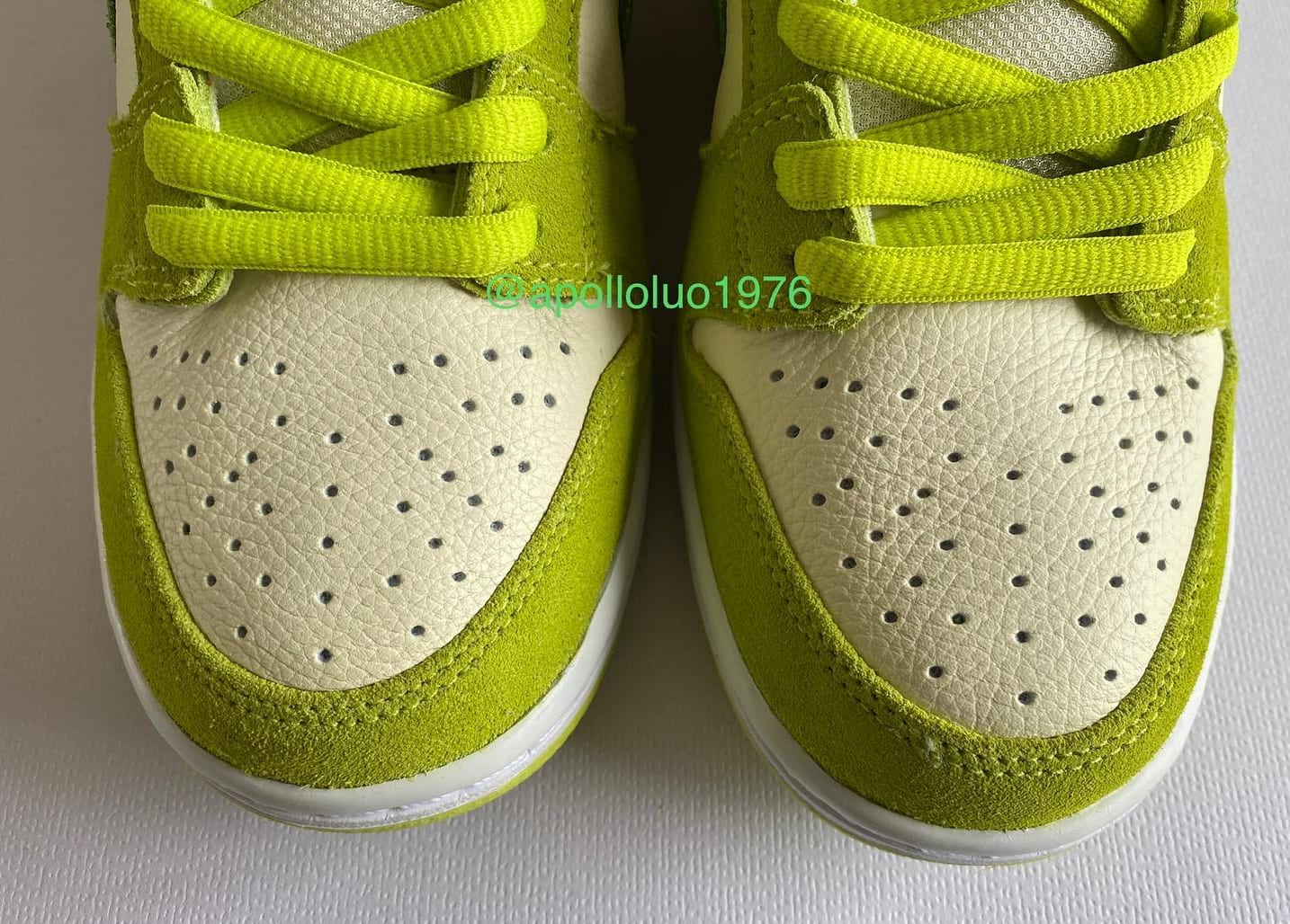 Nike SB Dunk Low 'Green Apple' Toe
