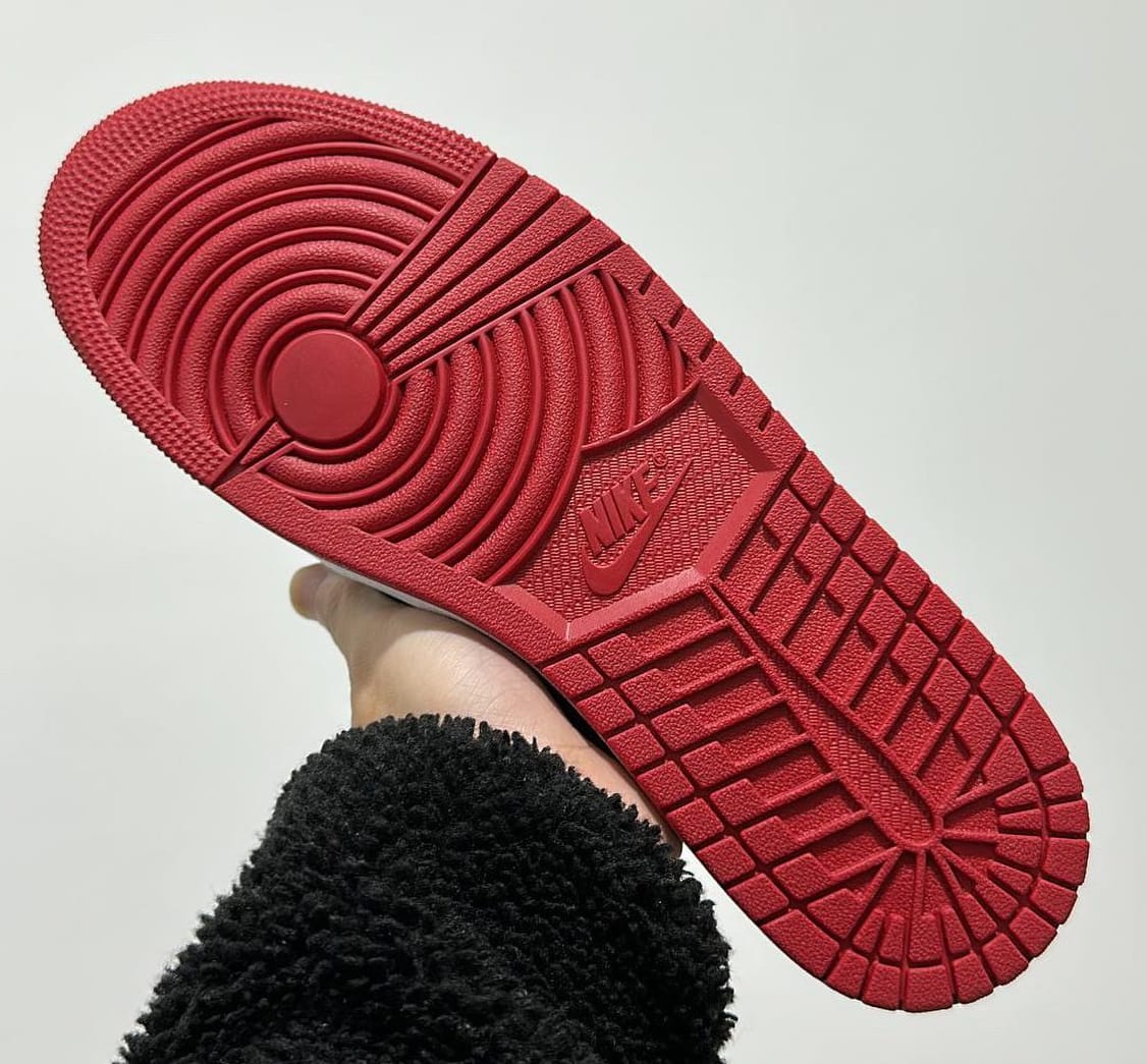 Jordan 1 low hot sale black toe for sale