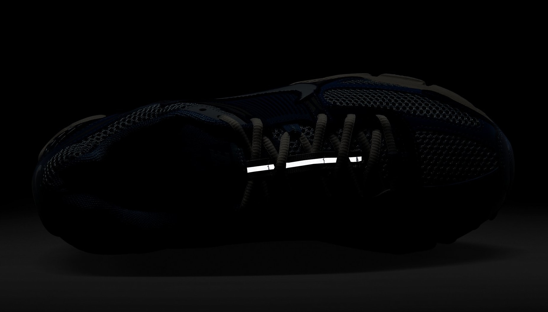 Nike Zoom Vomero 5 Worn Blue Release Date FB9149-400 3M Top
