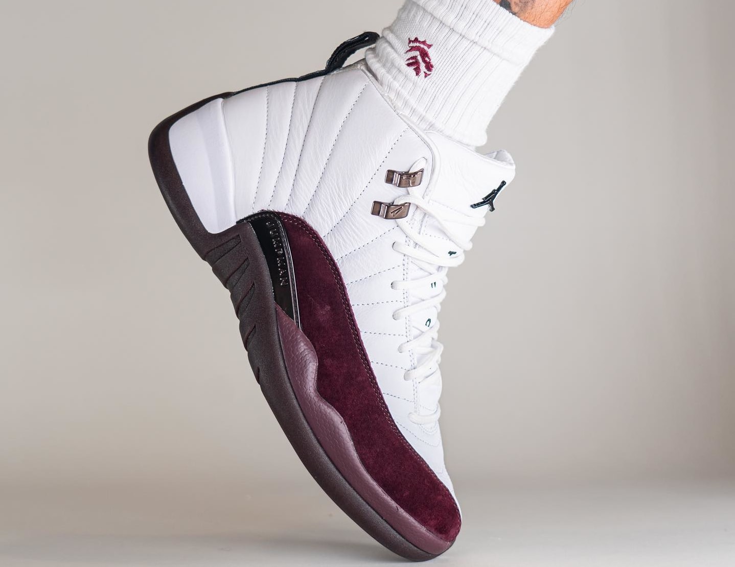 A Ma Manière x Air Jordan 12 Blanche/Bourgogne Crush DV6989 100 Side