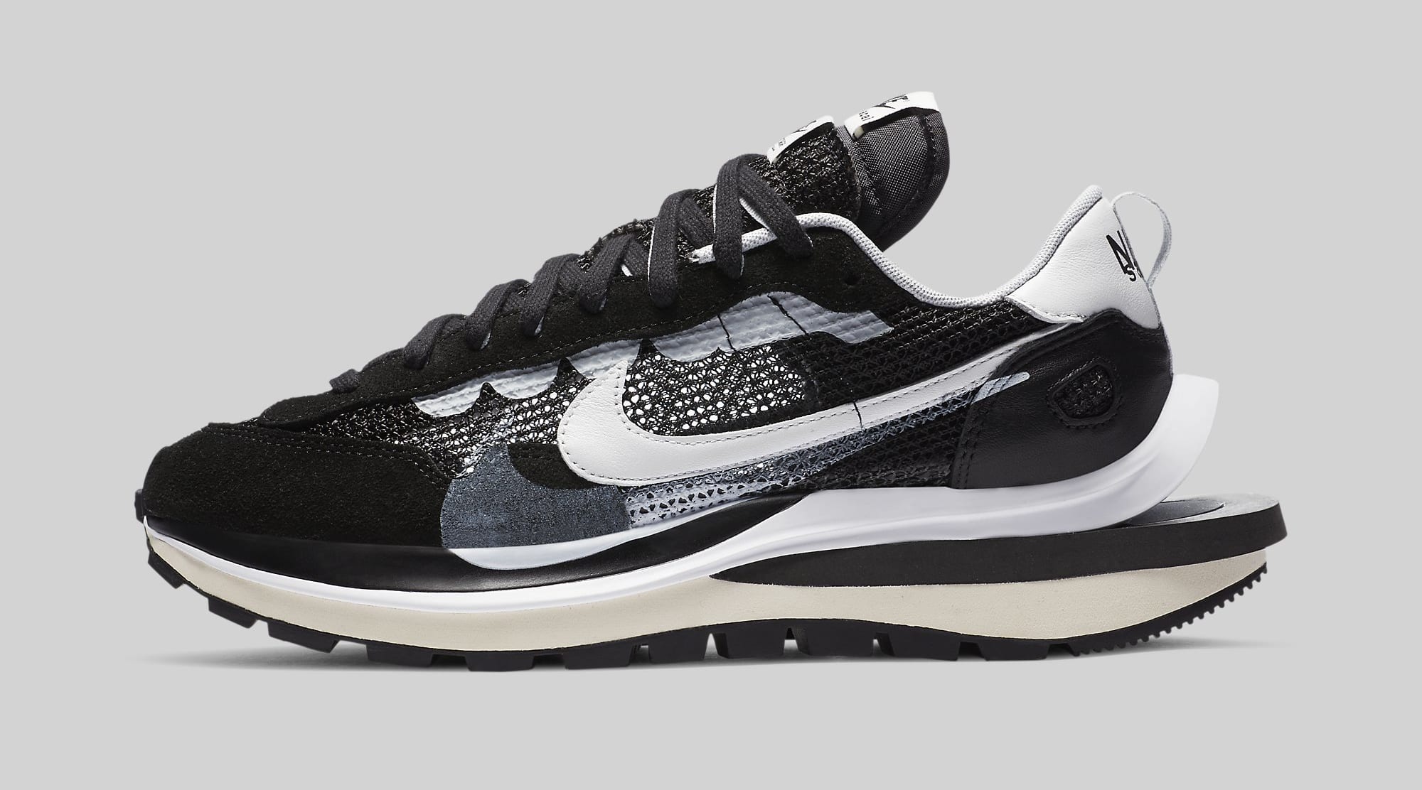 Sacai x Nike VaporWaffle 'Black' CV1363-001 Lateral