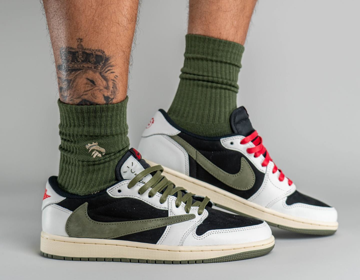 Travis Scott x Air Jordan 1 Low Women's 'Olive' DZ4137 106 Lateral