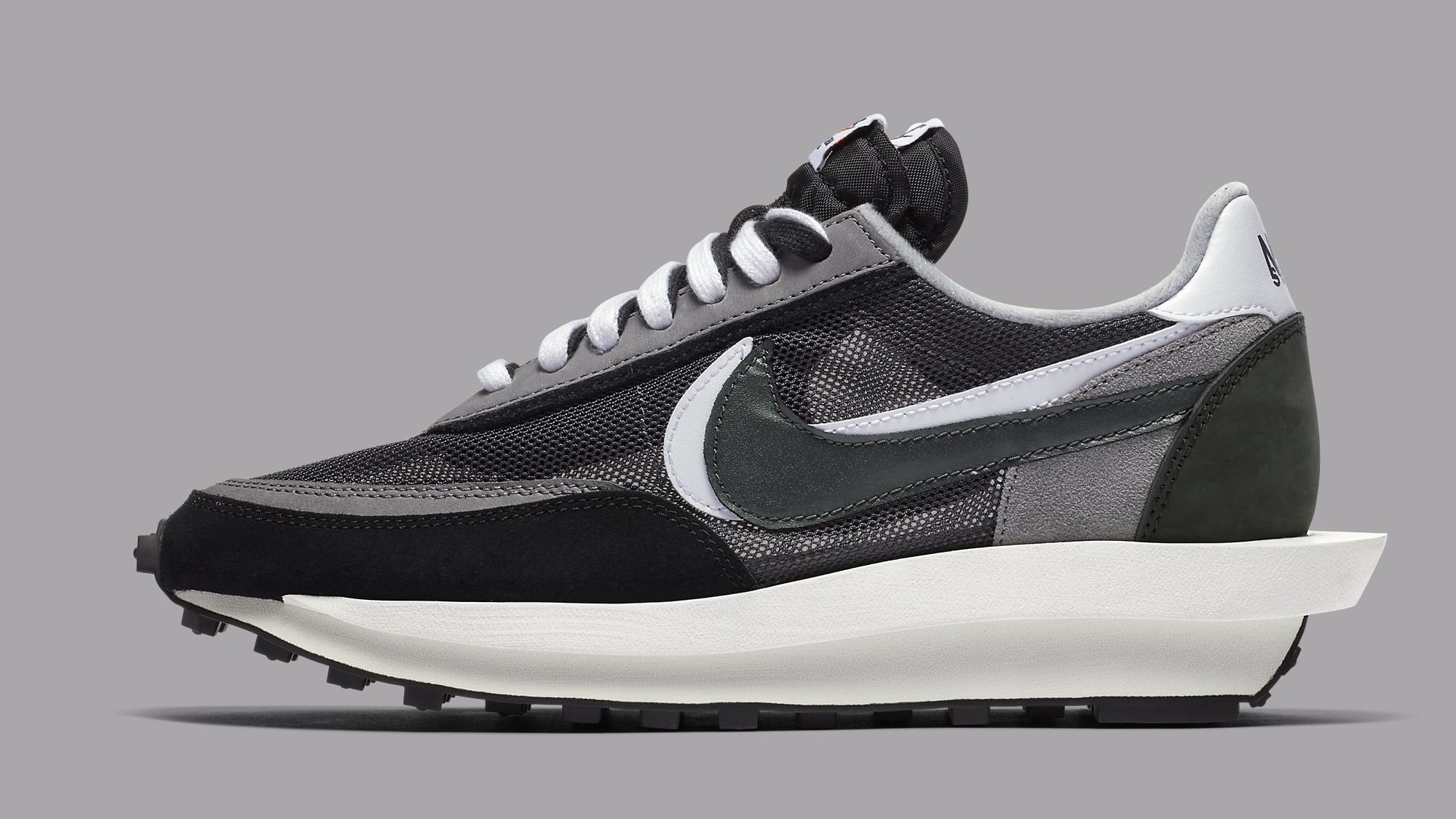 all black nike sacai