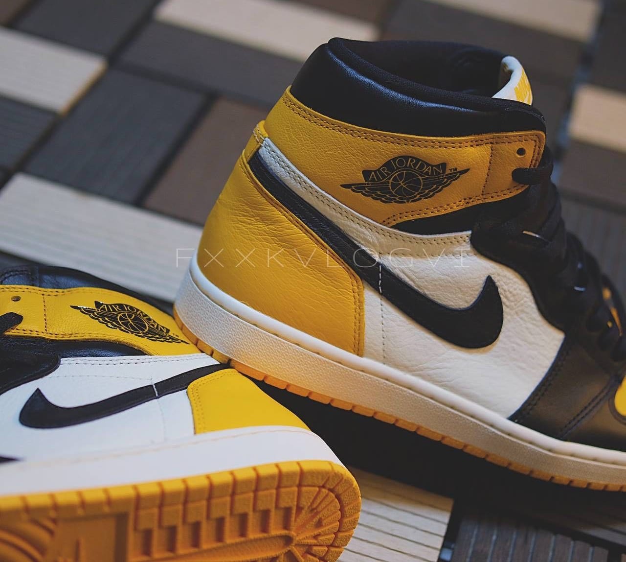 Air Jordan 1 High 'Yellow Toe' 555088-711 Heel