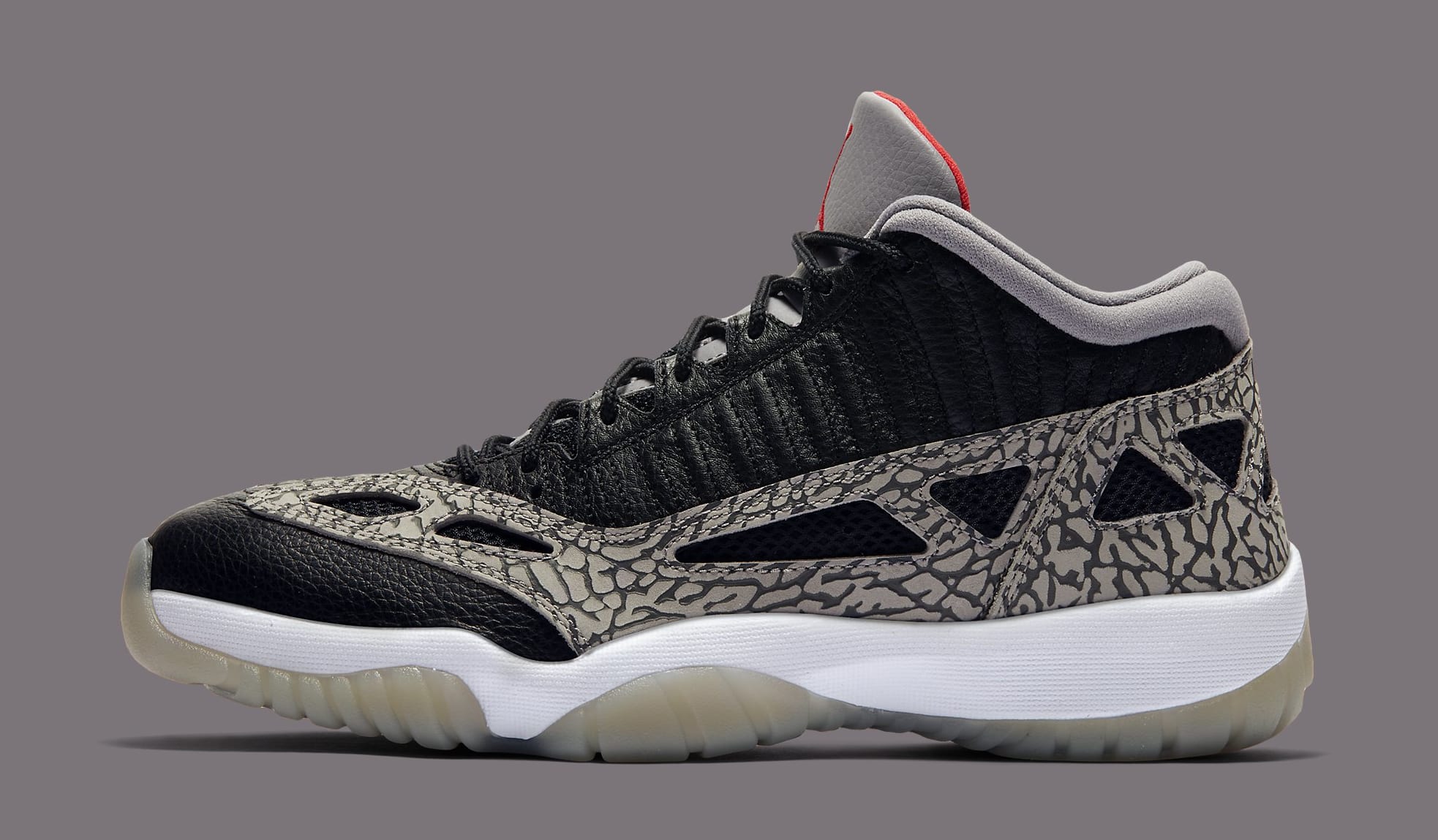 Jordan 11 low le black fire red