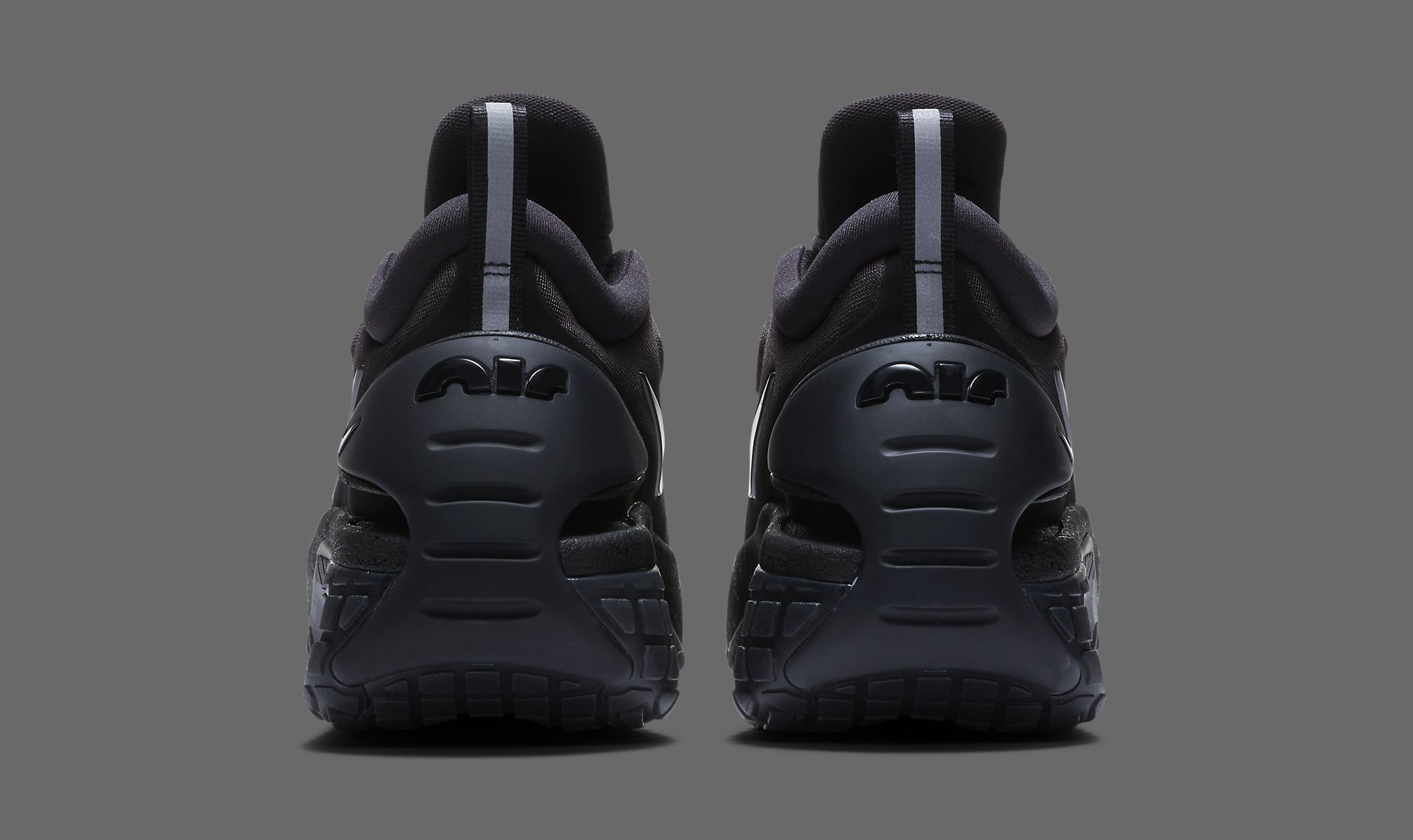 nike auto adapt max triple black