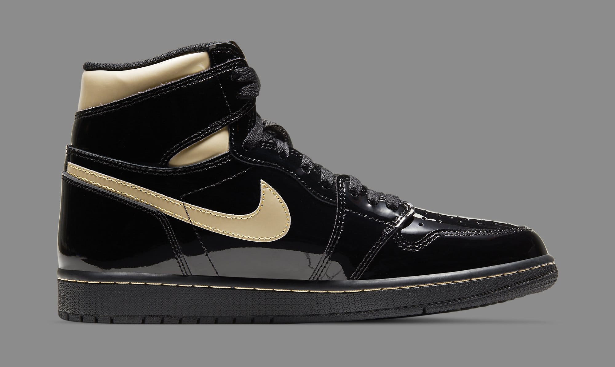 Air Jordan 1 Retro High OG 'Metallic Gold' 555088-032 Medial