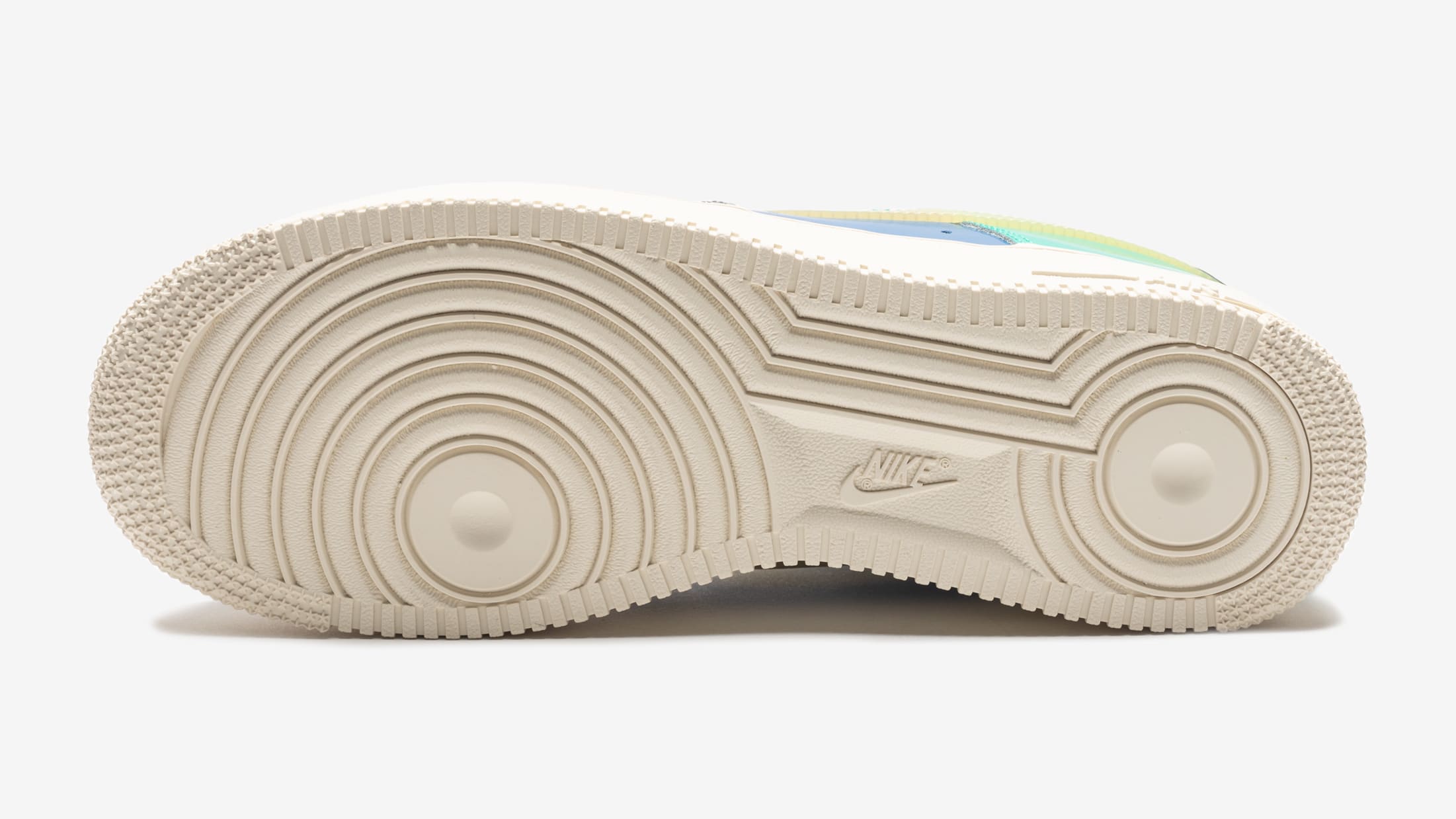 Undefeated x Nike Air Force 1 Low Topaz Gold DV5255-001 Sole