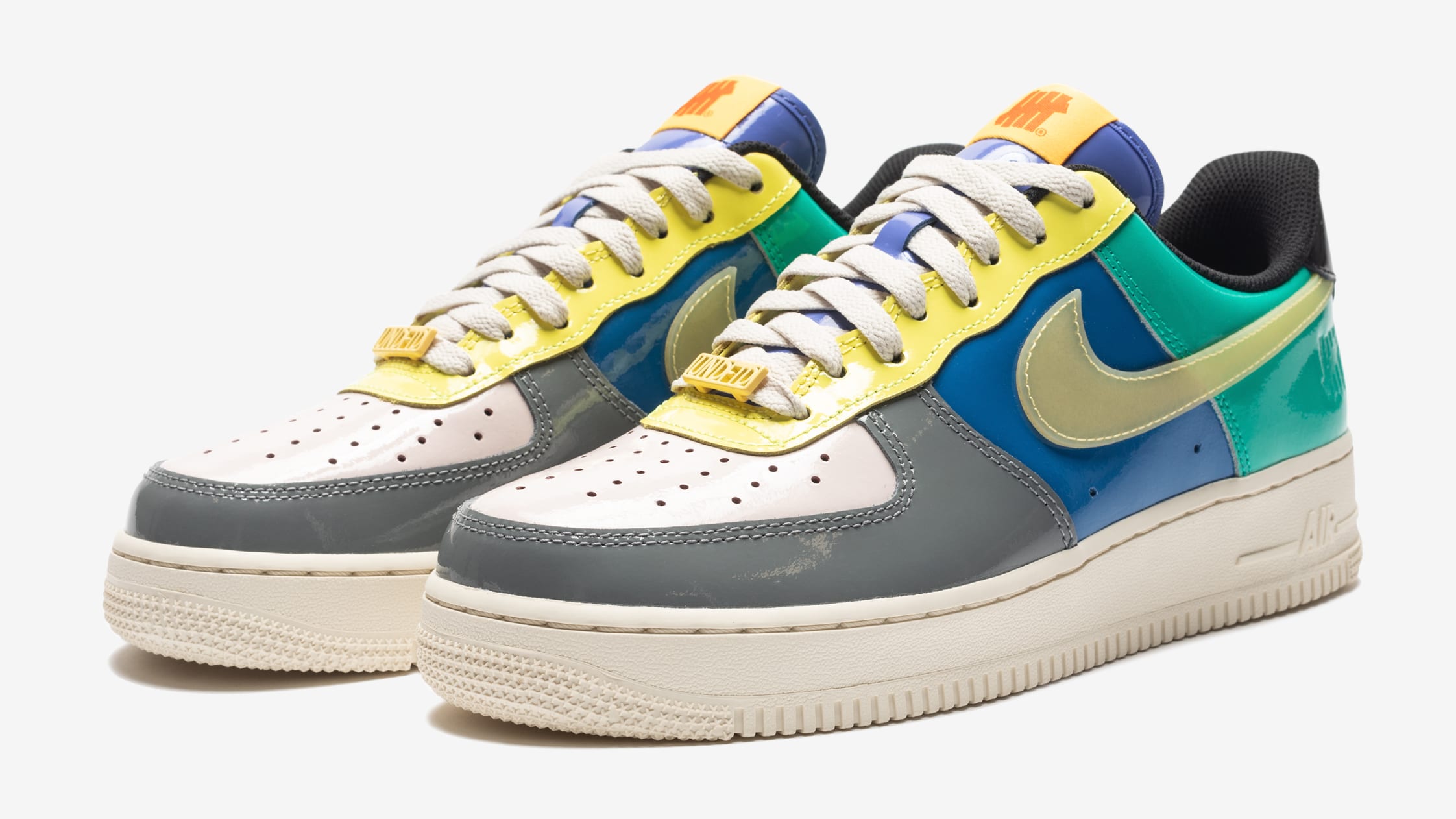Undefeated x Nike Air Force 1 Low Topaz Gold DV5255-001 Pair