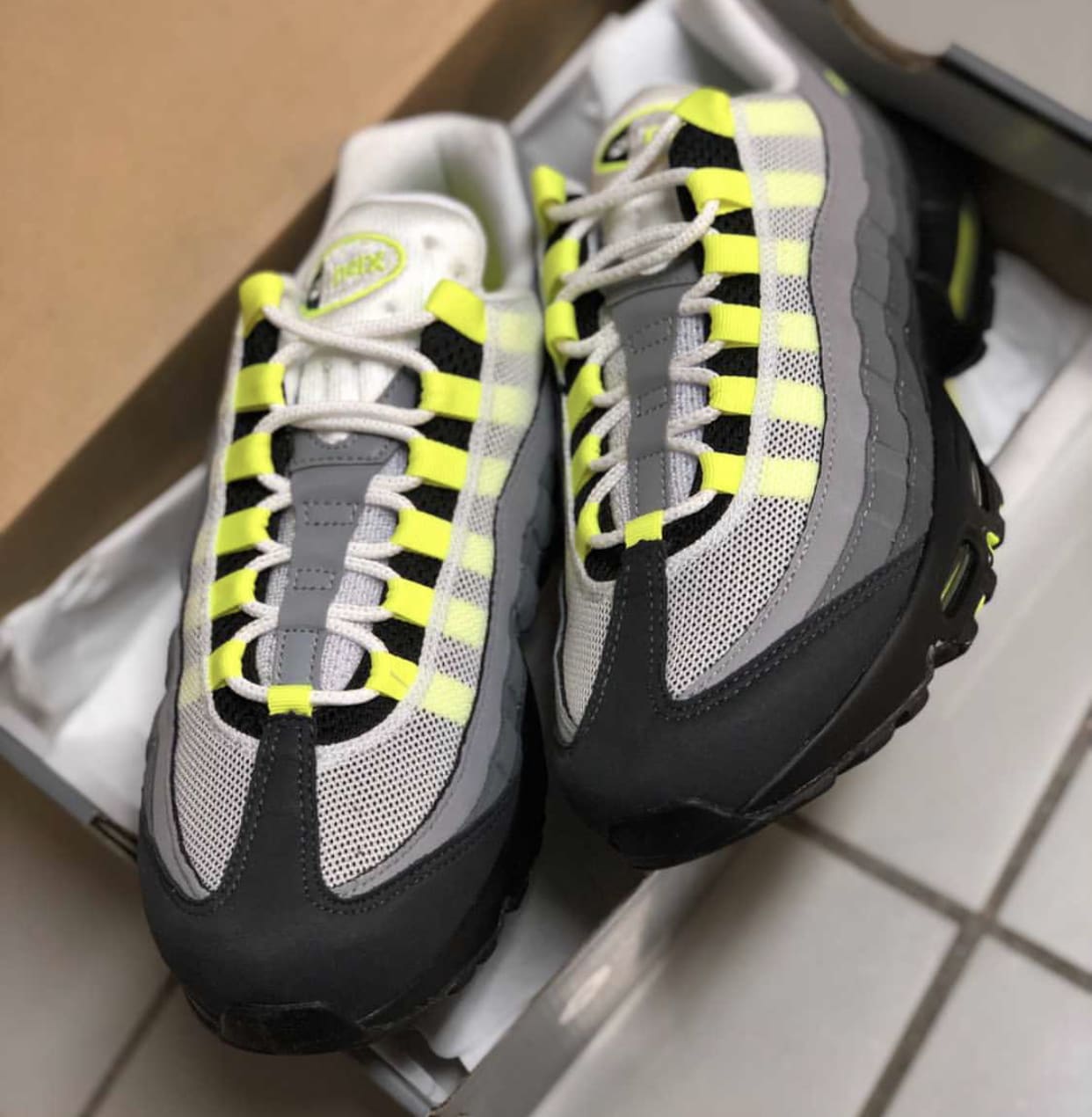 Nike Air Max 95 'Neon' 2020 CT1689-001 (Toes)