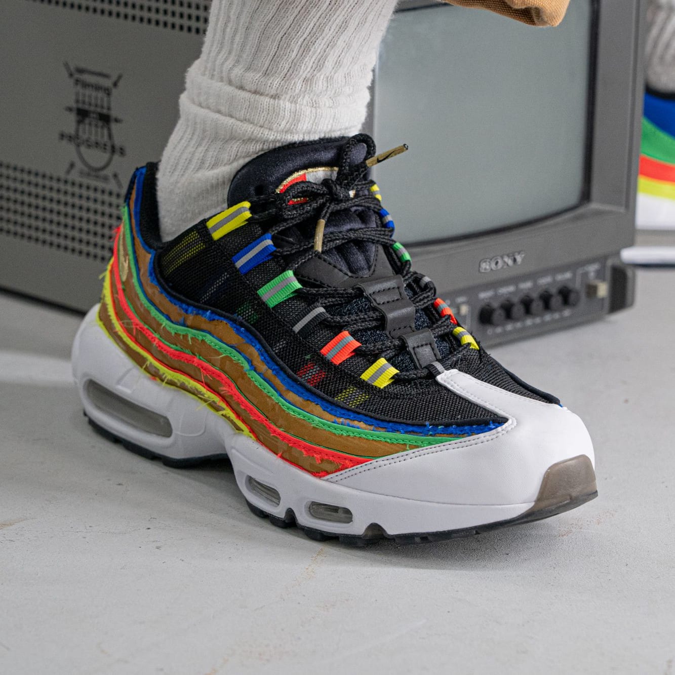 Nike Air Max 95 Hidden Message Olympic Release Date DA1344-014 On-Foot