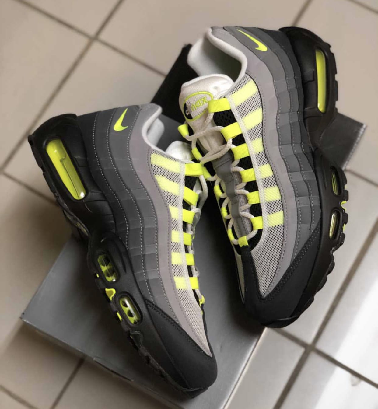 Nike Air Max 95 'Neon' 2020 CT1689-001 (Sides)