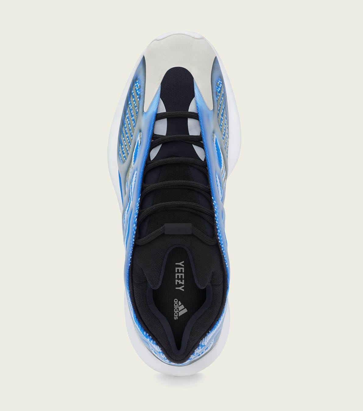 yeezy 700 ár