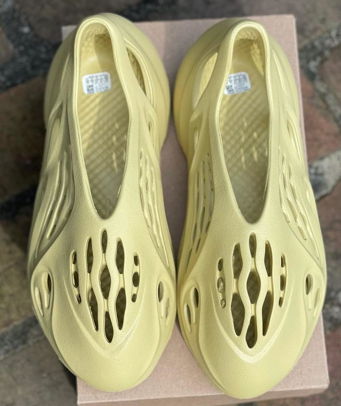 Adidas Yeezy Foam Runner 'Sulfur' Top