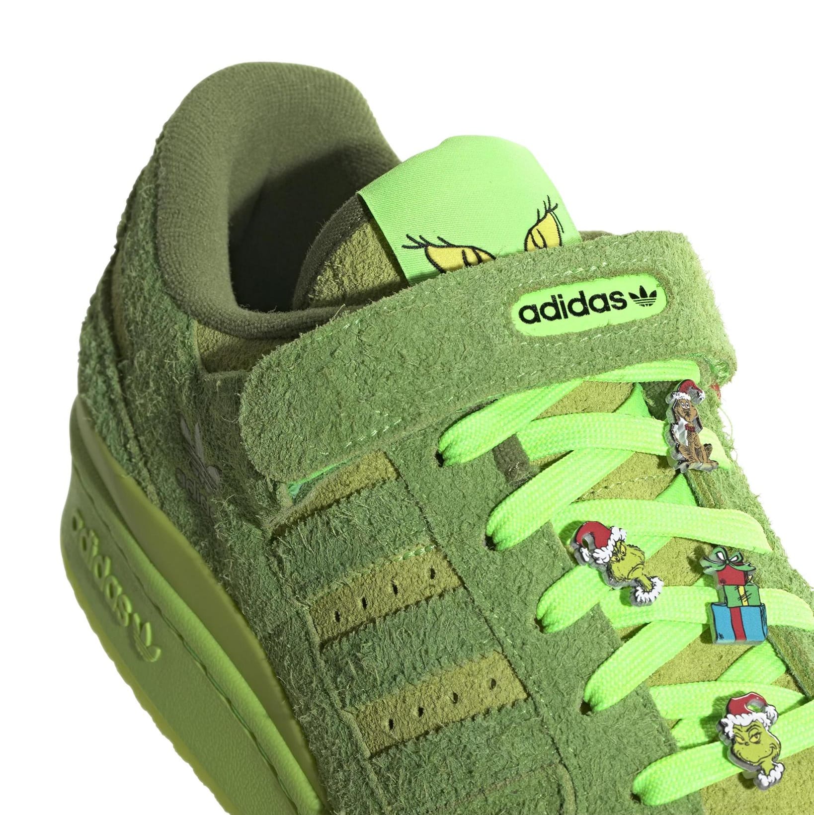 The Grinch x Adidas Forum Low HP6772 Tongue