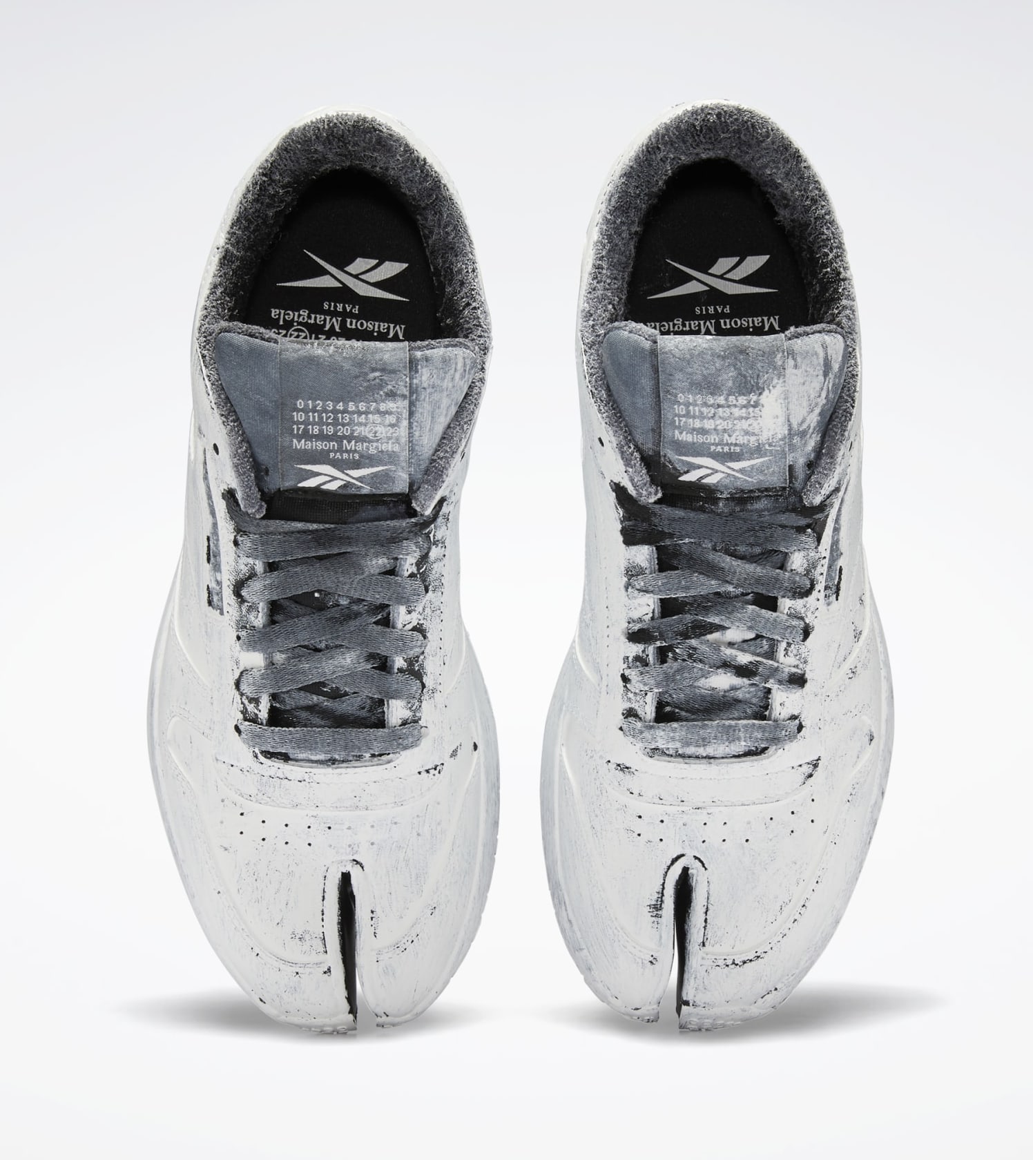 Maison Margiela x Reebok Classic Leather Tabi H04859 Top