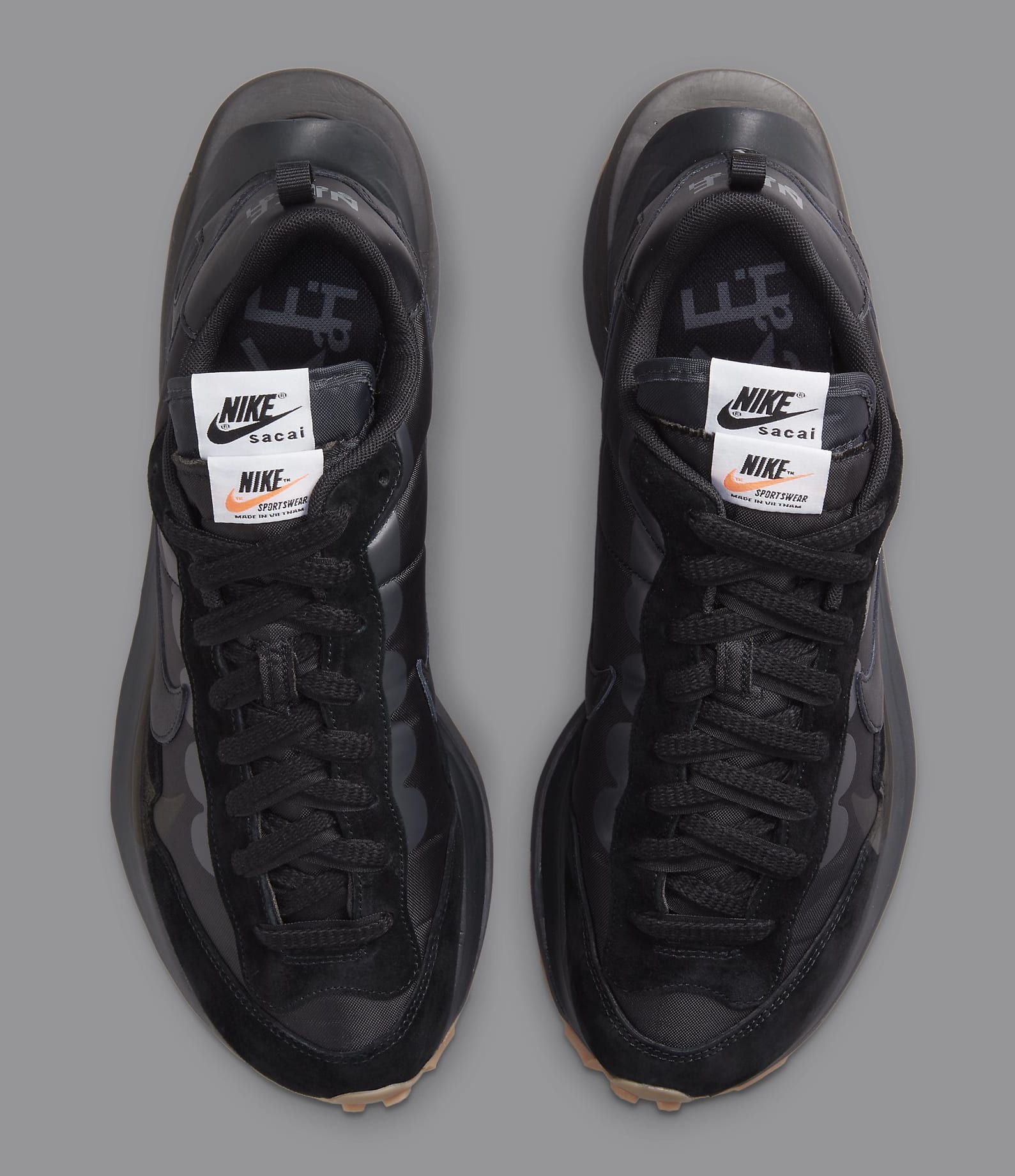 Sacai x Nike VaporWaffle 'Black' DD1875 001 Top