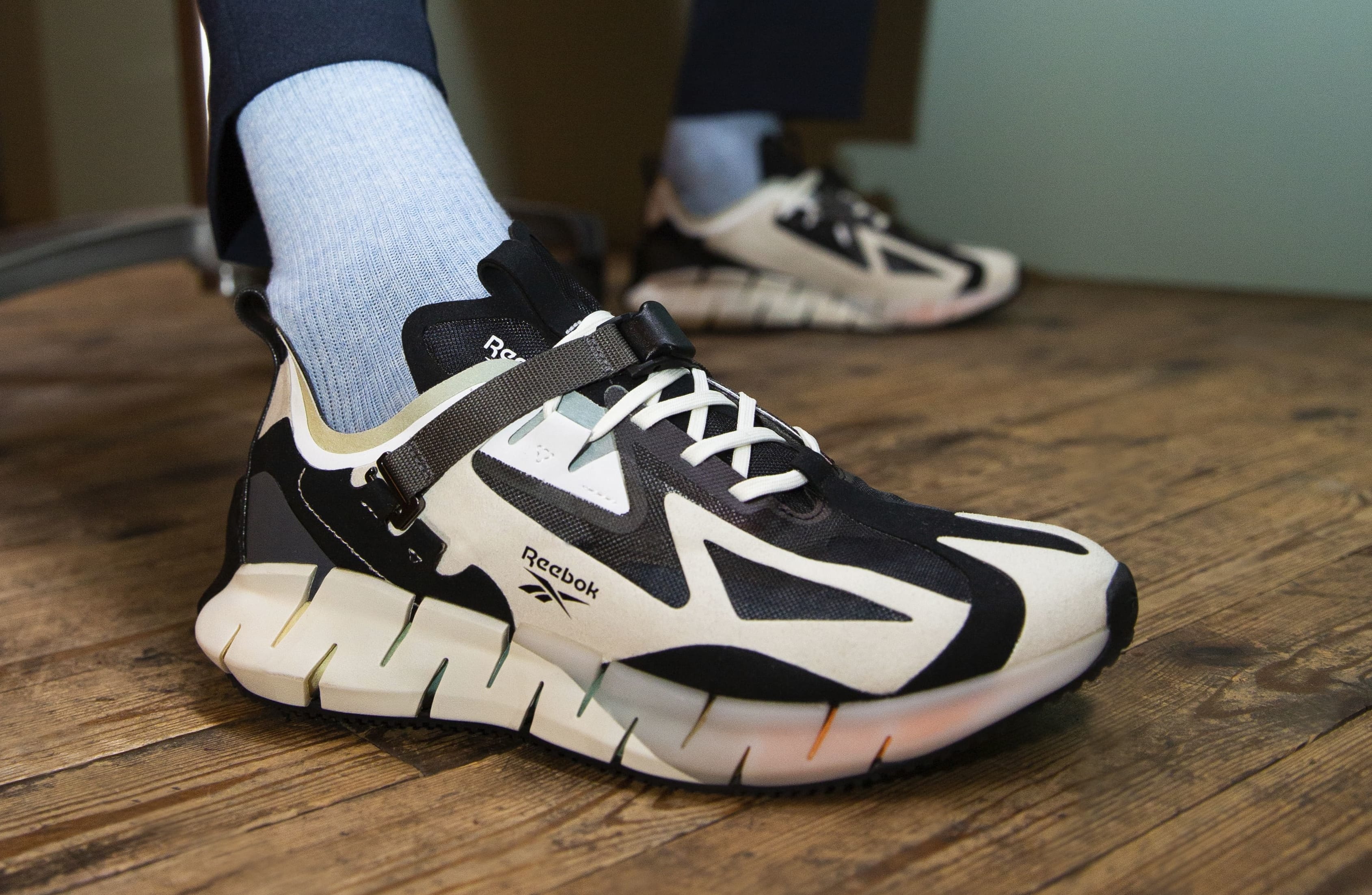 reebok zig zag sneakers