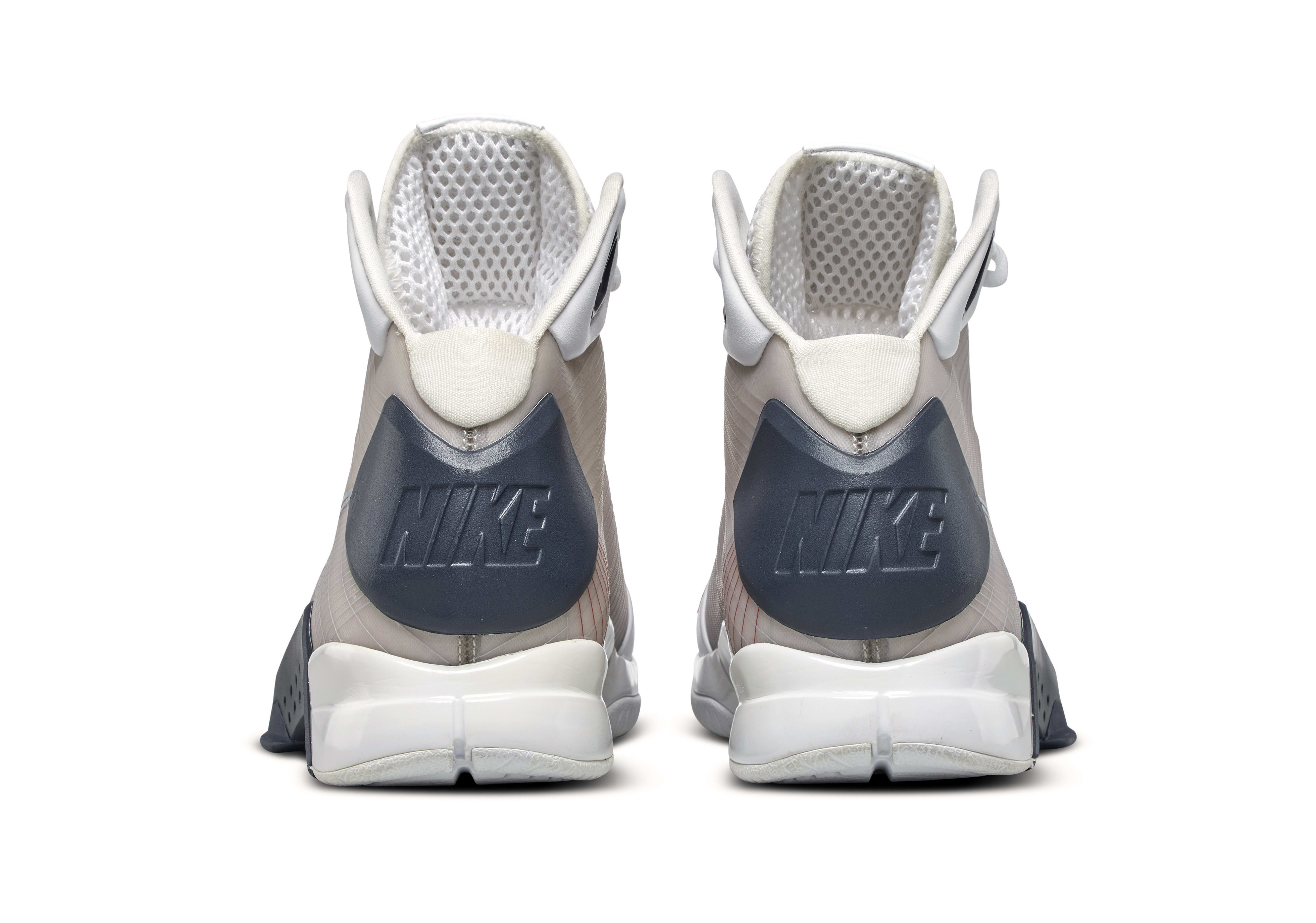 Nike Hyperdunk 'Barack Obama' PE Heel