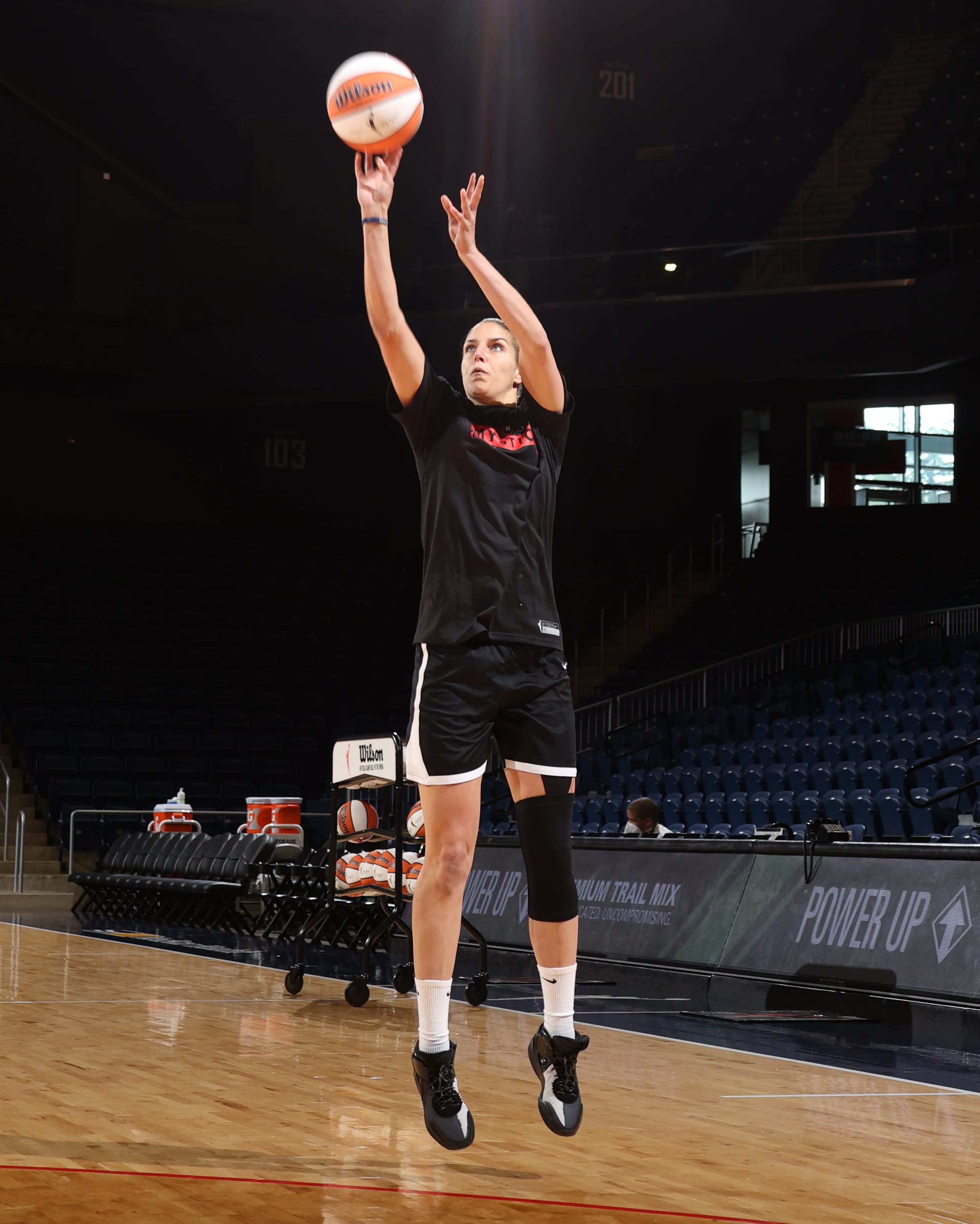tunnel Basic theory Shaded Elena Delle Donne Debuts New Nike Basketball Sneaker - Golf Single Player