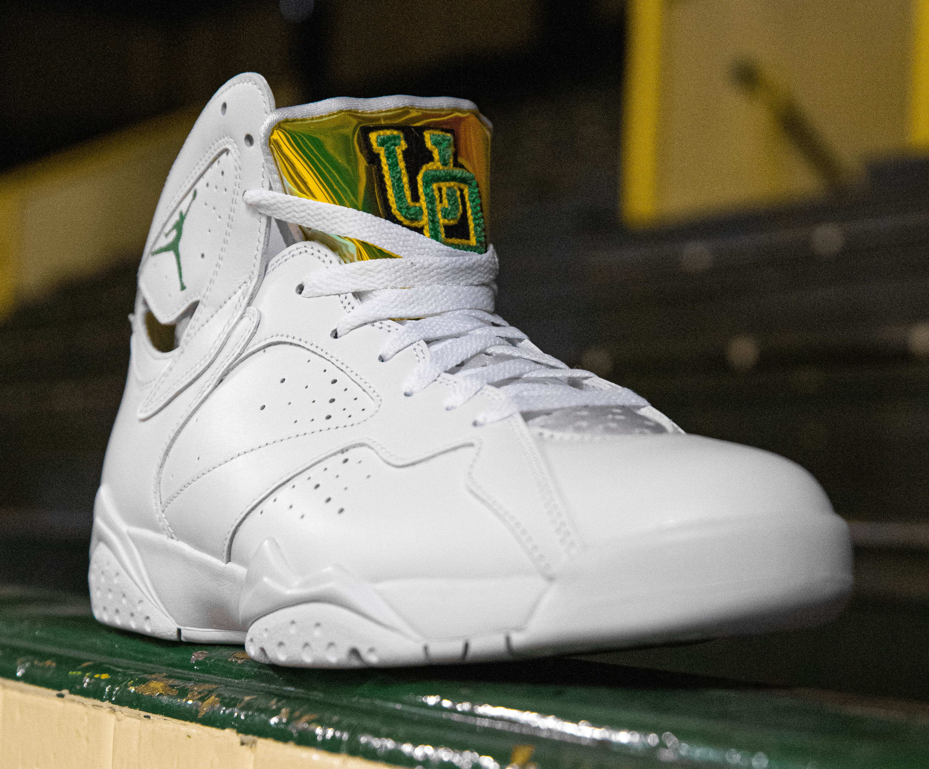 Air Jordan 7 Oregon Women's PE (Front)