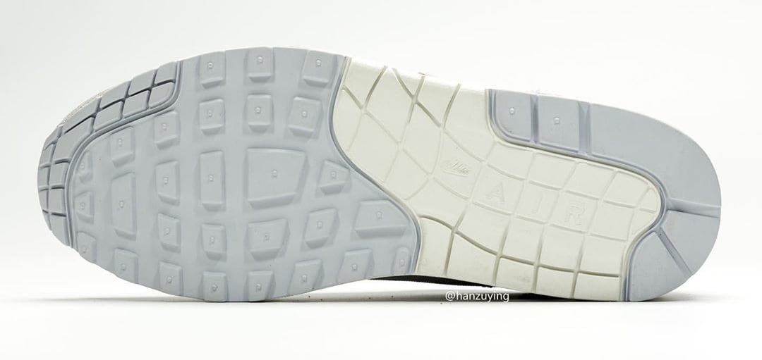 bottom of nike air max