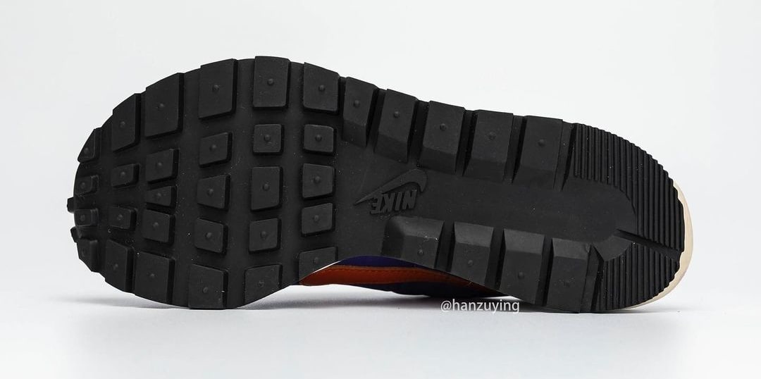 Sacai x Nike Vaporwaffle 'Dark Iris/Campfire Orange-White' Outsole