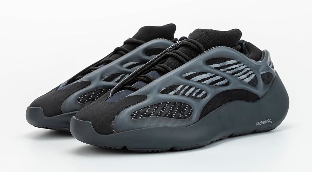 adidas-yeezy-700-v3-black-h67799-front