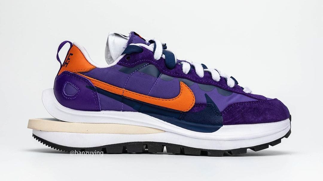 Sacai x Nike Vaporwaffle 'Dark Iris/Campfire Orange-White' Lateral