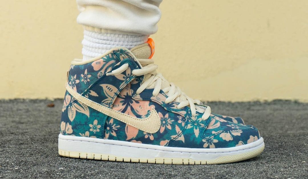 Nike SB Dunk High 'Hawaii' Sail/Blue/Green Aqua CZ2232-300 (Lateral On-Foot)