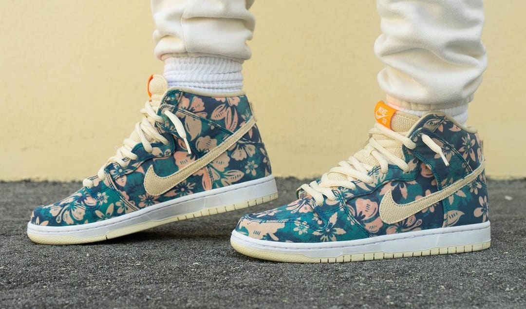 Nike SB Dunk High 'Hawaii' Sail/Blue/Green Aqua CZ2232-300 (Pair On-Foot)