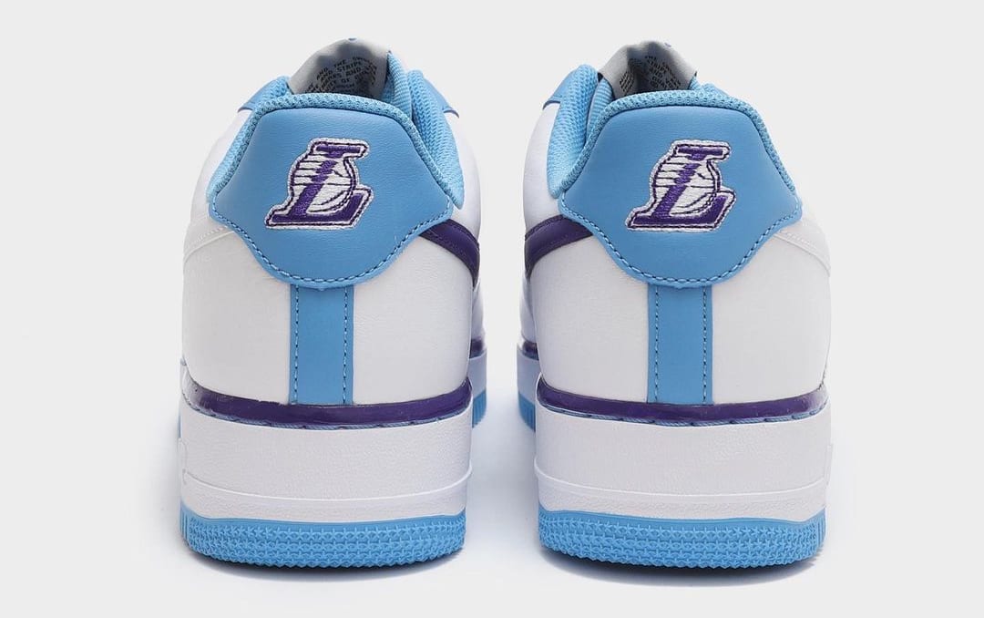 nike lakers sandals