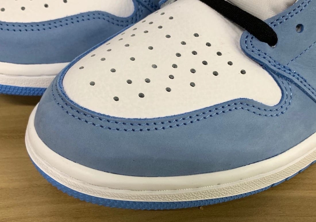Air Jordan 1 Retro High OG 'UNC' 555088-134 Toebox