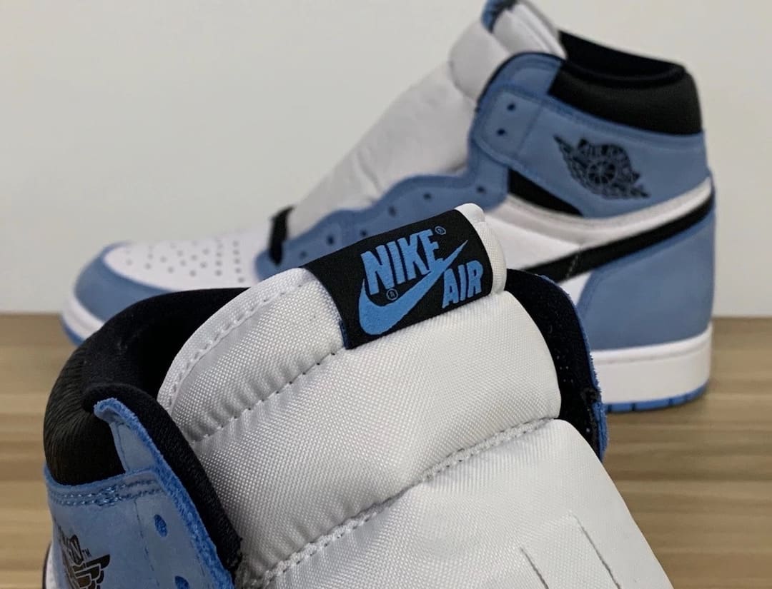 Air Jordan 1 Retro High OG 'UNC' 555088-134 Tongue