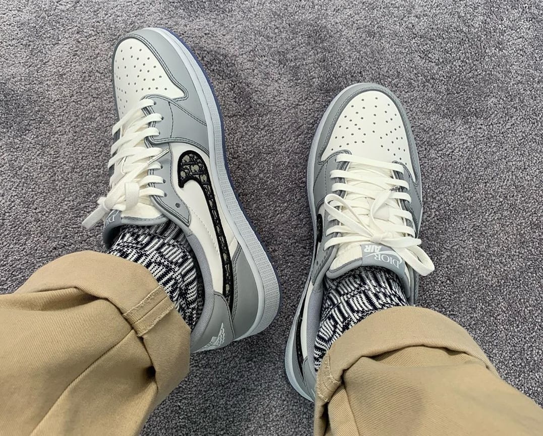 jordan 1 low grey on feet