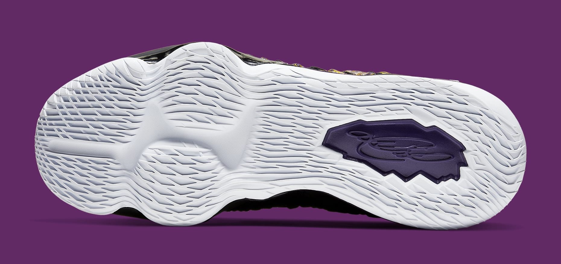 nike-lebron-17-lakers-bq3177-004-outsole