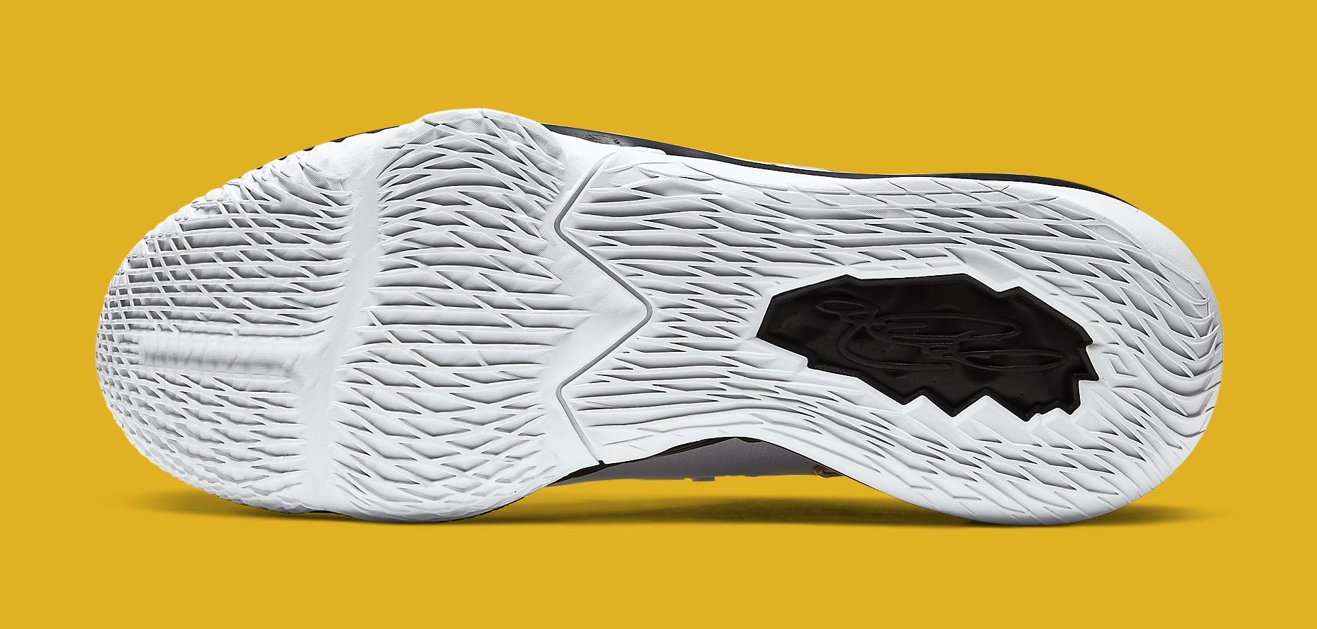 nike lebron 17 metallic gold