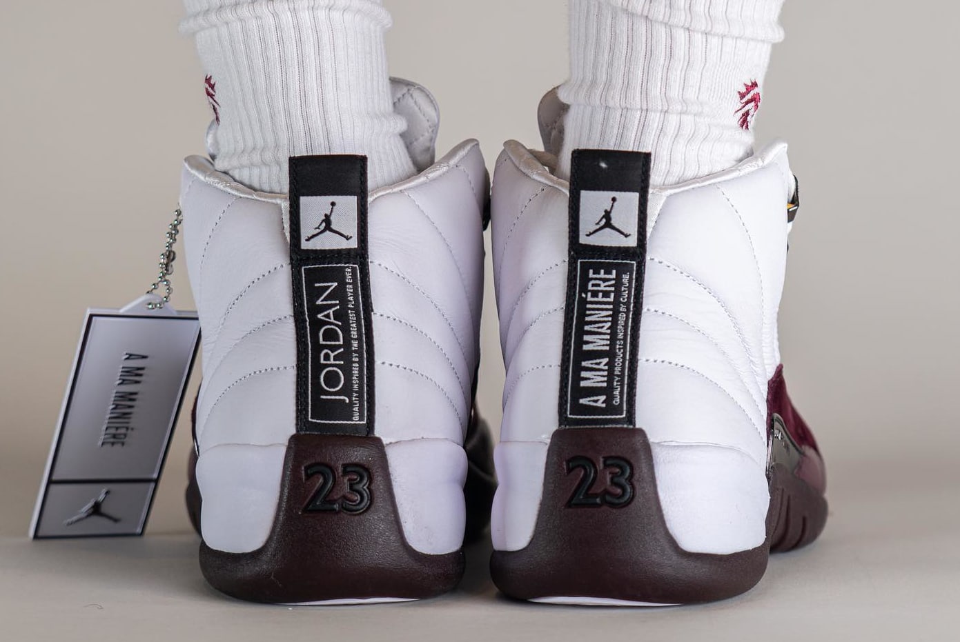 A Ma Manière x Air Jordan 12 Blanche/Bourgogne Crush DV6989 100 Talon