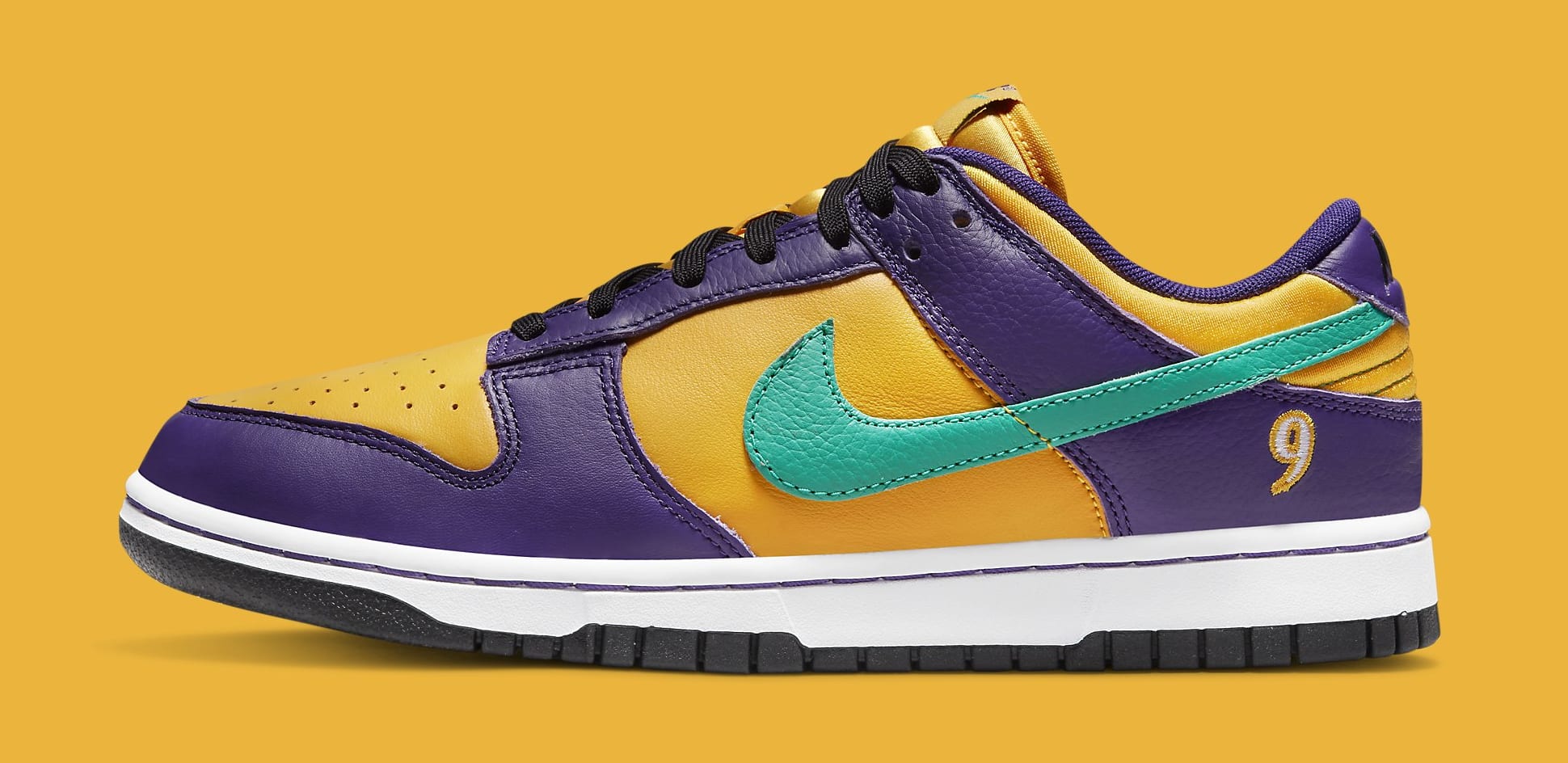 NIKE WMNS Dunk Low 