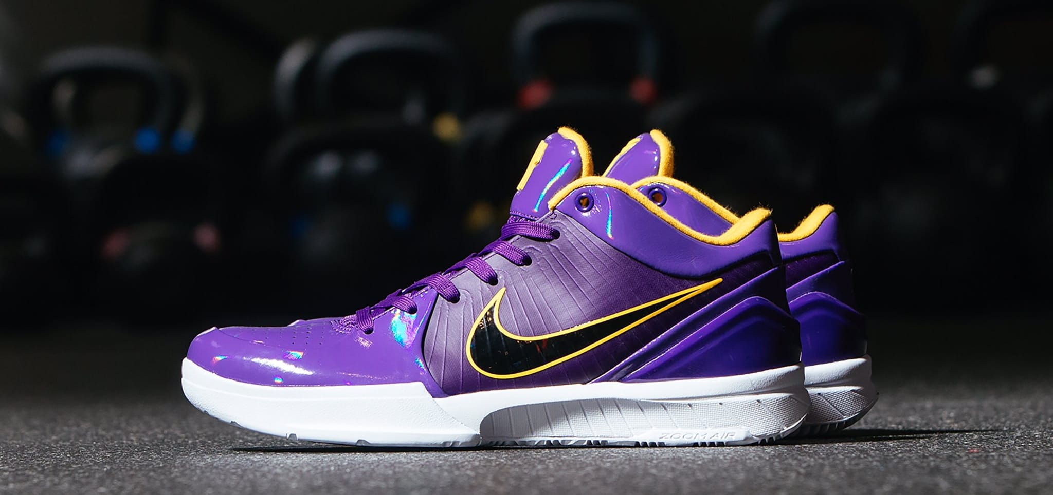 Undefeated x Nike Kobe 4 Protro 'Court Purple' (Lateral)