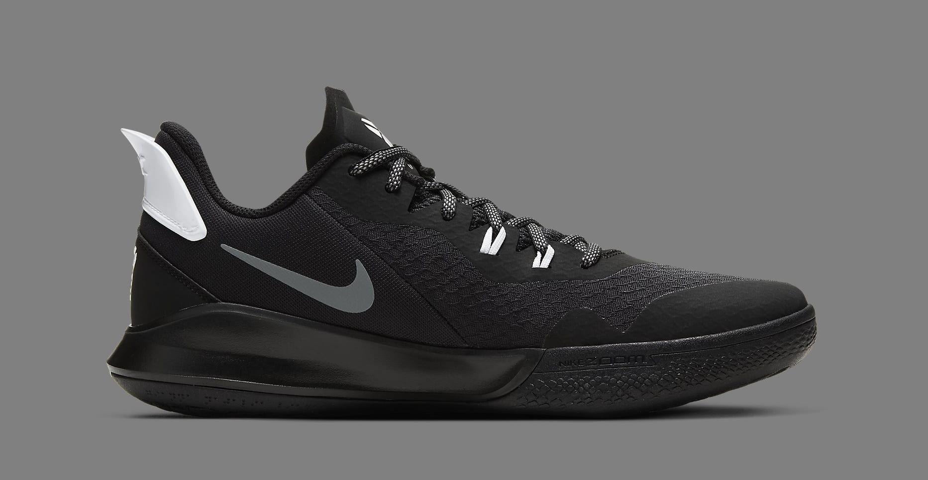 nike mamba fury black and white