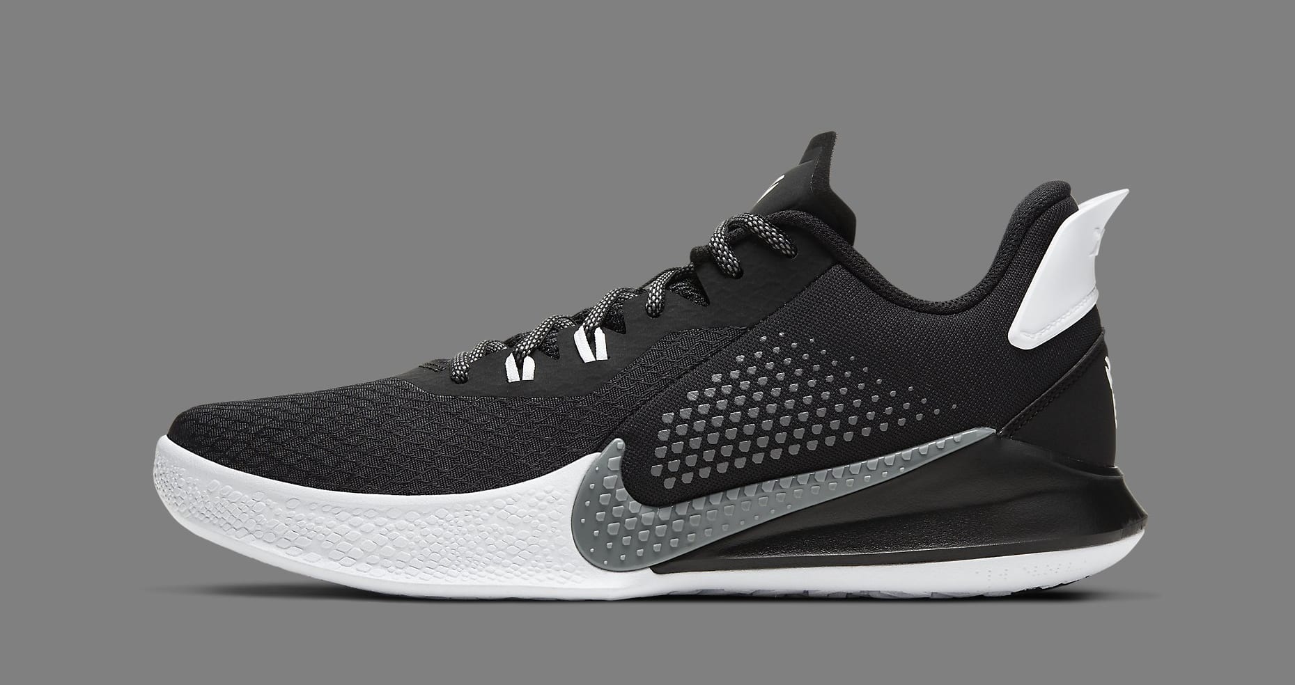 nike mamba fury black and white